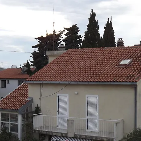 Διαμέρισμα 10